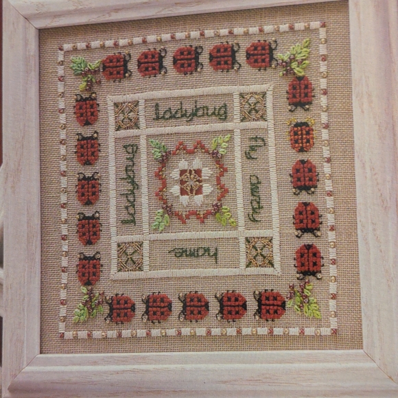 Just CrossStitch Magazine August 2004 - Picture 6 of 16